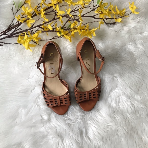 📬  * SOLD * 📬 Unisa Brown Heels - Picture 2 of 6